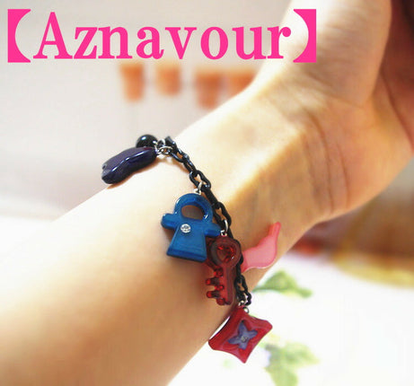 在庫処分★アズナヴール(aznavour) アズナヴール(aznavour) ブレスレット フラワー 動物 蝶・鳥 セルロースアセテート スワロフスキー レディース アクセサリー