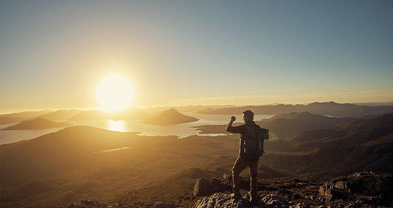 保温保冷リュック 保冷 バッグ クーラーバッグ リュックバック23L 弁当リュック お弁当箱 ボックスバッグ クーラーバッグ アイスクーラー 二段式 乾湿分離 防水 耐久 大容量 軽量 カジュアル 買い物 お花見 BBQ 運動会 アウトドア