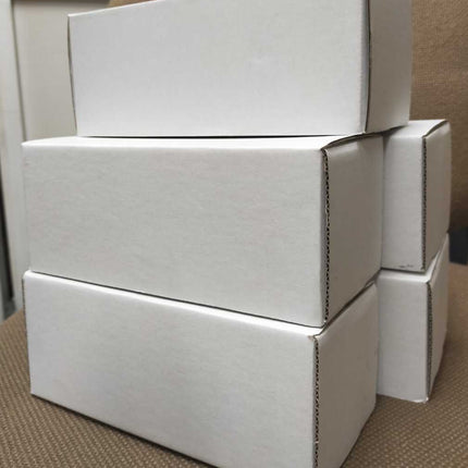 ダンボールボックス　白ボックス　ダンボール　ミニサイズ　白ダンボール　段ボール 段ボール箱 ダンボール箱 ギフトボックス アクセサリー 小物 金具 ハンドメイド  梱包材　梱包資材　60サイズ以下