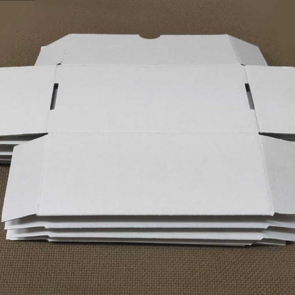 ダンボールボックス　白ボックス　ダンボール　ミニサイズ　白ダンボール　段ボール 段ボール箱 ダンボール箱 ギフトボックス アクセサリー 小物 金具 ハンドメイド  梱包材　梱包資材　60サイズ以下